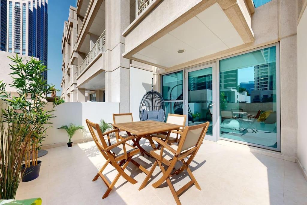 דובאי Studio In Best Part Of Downtown With Amazing Pool מראה חיצוני תמונה