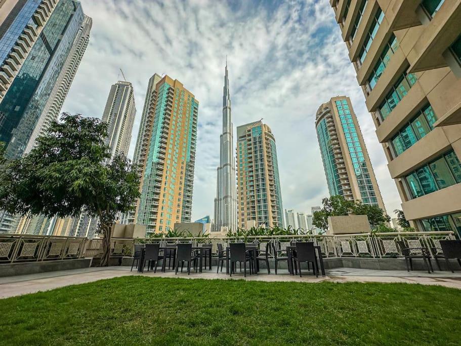 דובאי Studio In Best Part Of Downtown With Amazing Pool מראה חיצוני תמונה