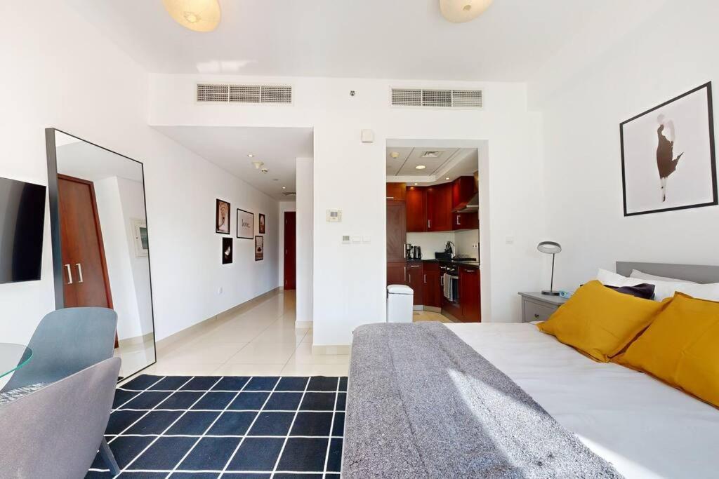 דובאי Studio In Best Part Of Downtown With Amazing Pool מראה חיצוני תמונה