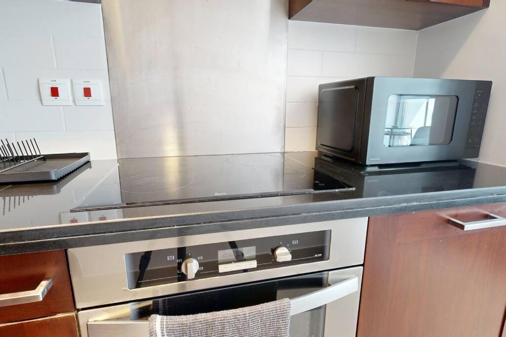 דובאי Studio In Best Part Of Downtown With Amazing Pool מראה חיצוני תמונה